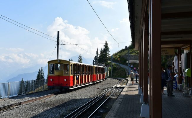 imageye___-_imgi_1_martin-derksen-IBWxtUyMcds-unsplash-min